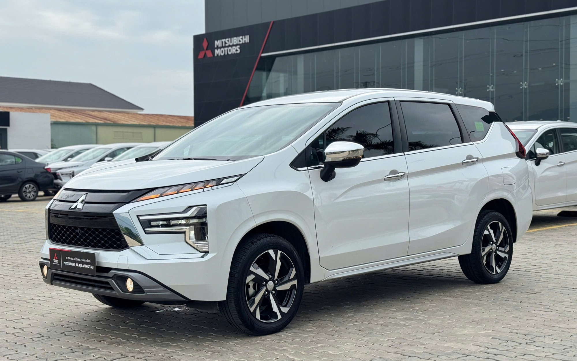 Mitsubishi Xpander lăn bánh tháng này tiết kiệm gần 100 triệu đồng, thêm áp lực cho Veloz Cross- Ảnh 2. Mitsubishi Xpander lăn bánh tháng này tiết kiệm gần 100 triệu đồng, thêm áp lực cho Veloz Cross- Ảnh 2.