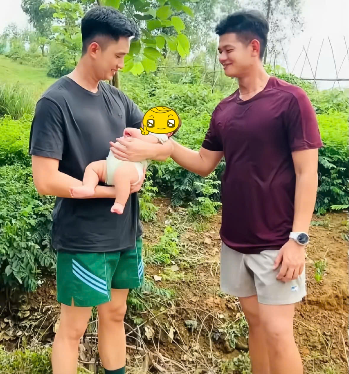 2 tỷ lượt xem Lê Hoàng Hiệp trong 4 tháng: Kỷ lục vô tiền khoáng hậu?- Ảnh 11. 2 tỷ lượt xem Lê Hoàng Hiệp trong 4 tháng: Kỷ lục vô tiền khoáng hậu?- Ảnh 11.