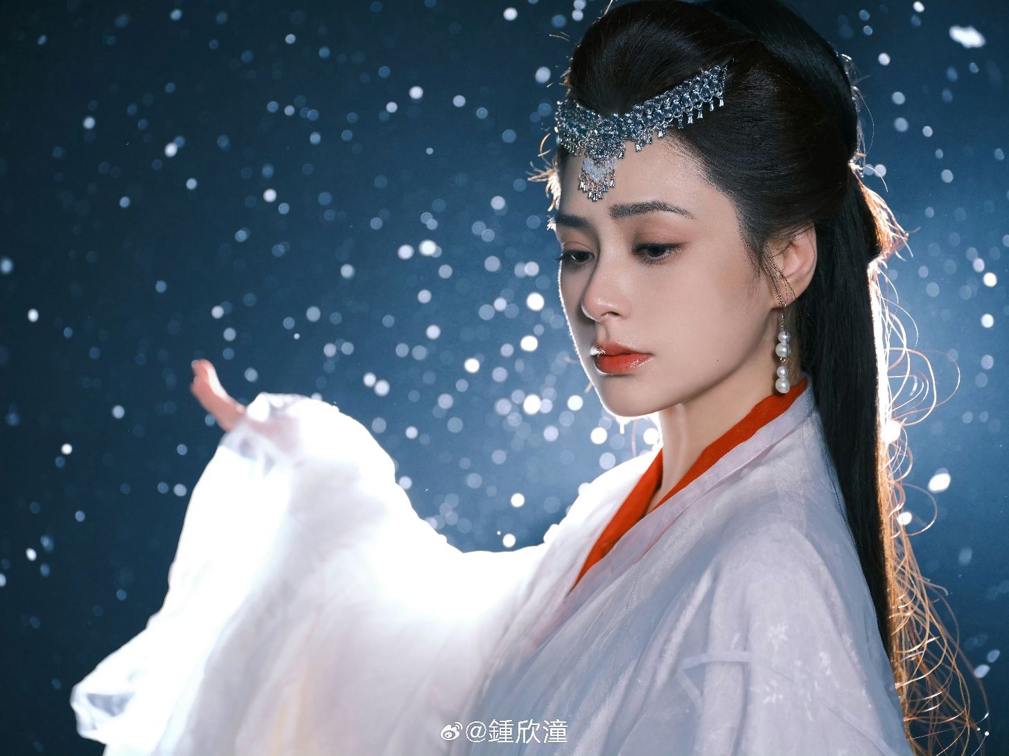 10 mỹ nhân bạch y đẹp nhất Trung Quốc: Lưu Diệc Phi chỉ xếp thứ 2, hạng 1 đúng chuẩn phong hoa tuyệt đại- Ảnh 29.