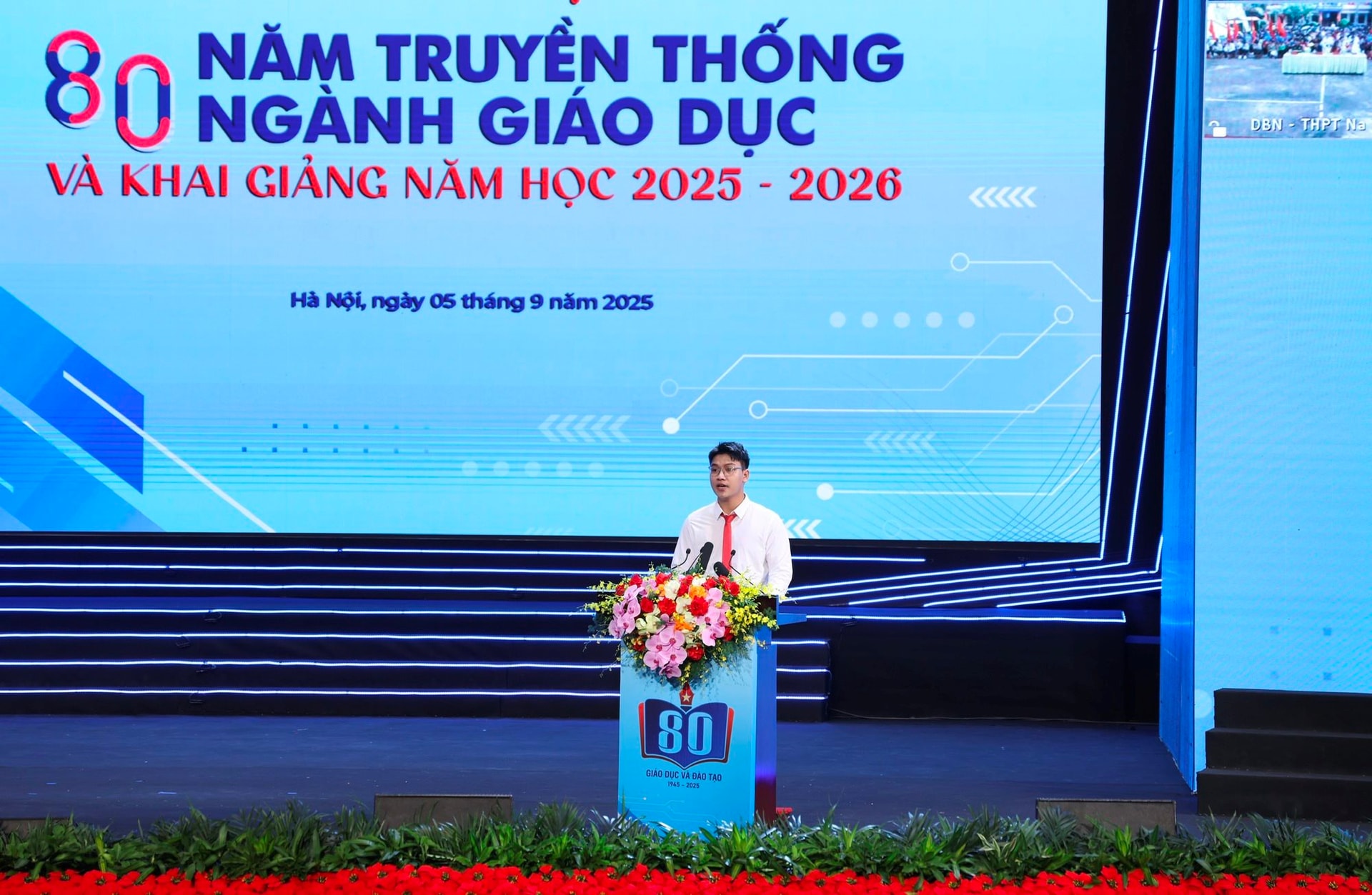 Bài phát biểu gây sốt ‘đậm màu’ công nghệ của nam sinh ĐH Bách Khoa trong lễ khai giảng chưa từng có: “Em mong muốn mình trở nên giàu có”- Ảnh 1. Bài phát biểu gây sốt ‘đậm màu’ công nghệ của nam sinh ĐH Bách Khoa trong lễ khai giảng chưa từng có: “Em mong muốn mình trở nên giàu có”- Ảnh 1.