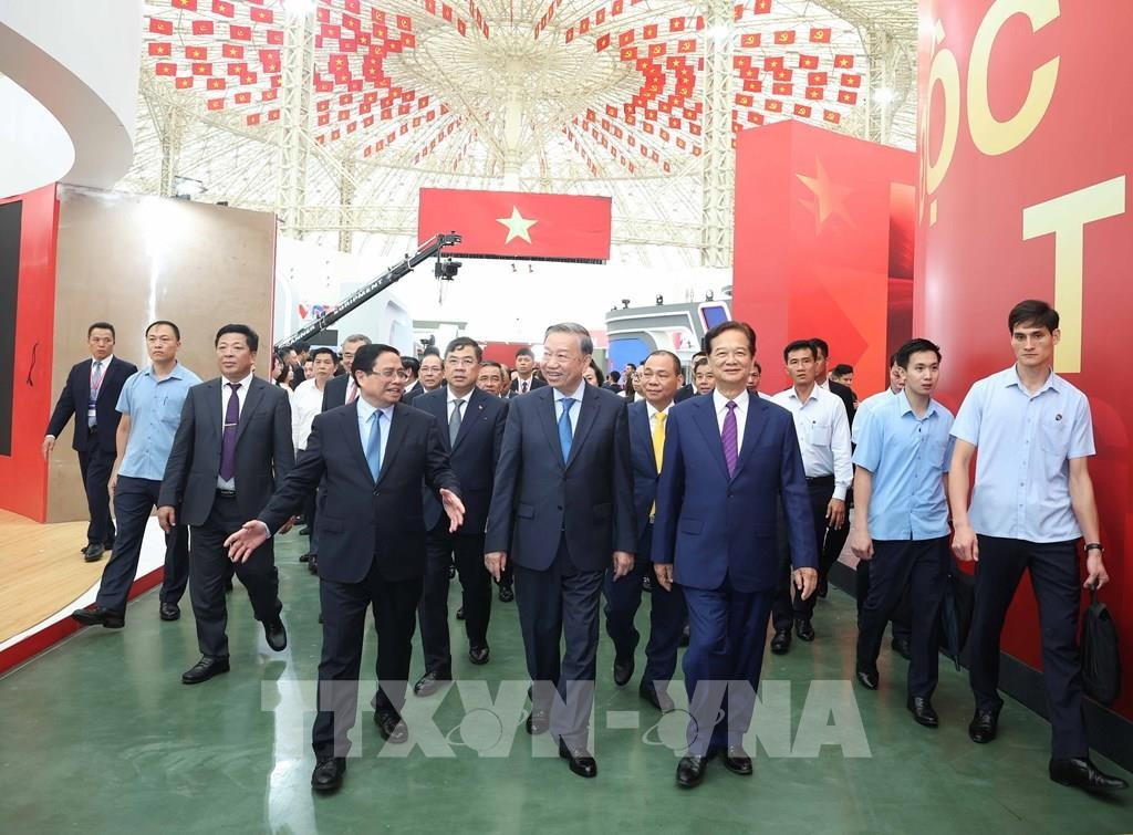 Thủ tướng chỉ đạo việc khởi công các dự án lớn chào mừng Đại hội XIV của Đảng- Ảnh 1.
