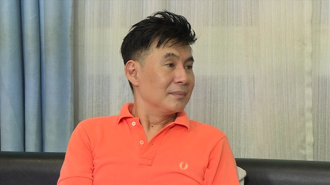 Cậu bé bên phải bức ảnh: Nam ca sĩ có học vấn khủng nhất showbiz Việt, Thủ khoa ĐH Bách khoa TP.HCM, là Thạc sĩ Hoá tại Nga!- Ảnh 2. Cậu bé bên phải bức ảnh: Nam ca sĩ có học vấn khủng nhất showbiz Việt, Thủ khoa ĐH Bách khoa TP.HCM, là Thạc sĩ Hoá tại Nga!- Ảnh 2.