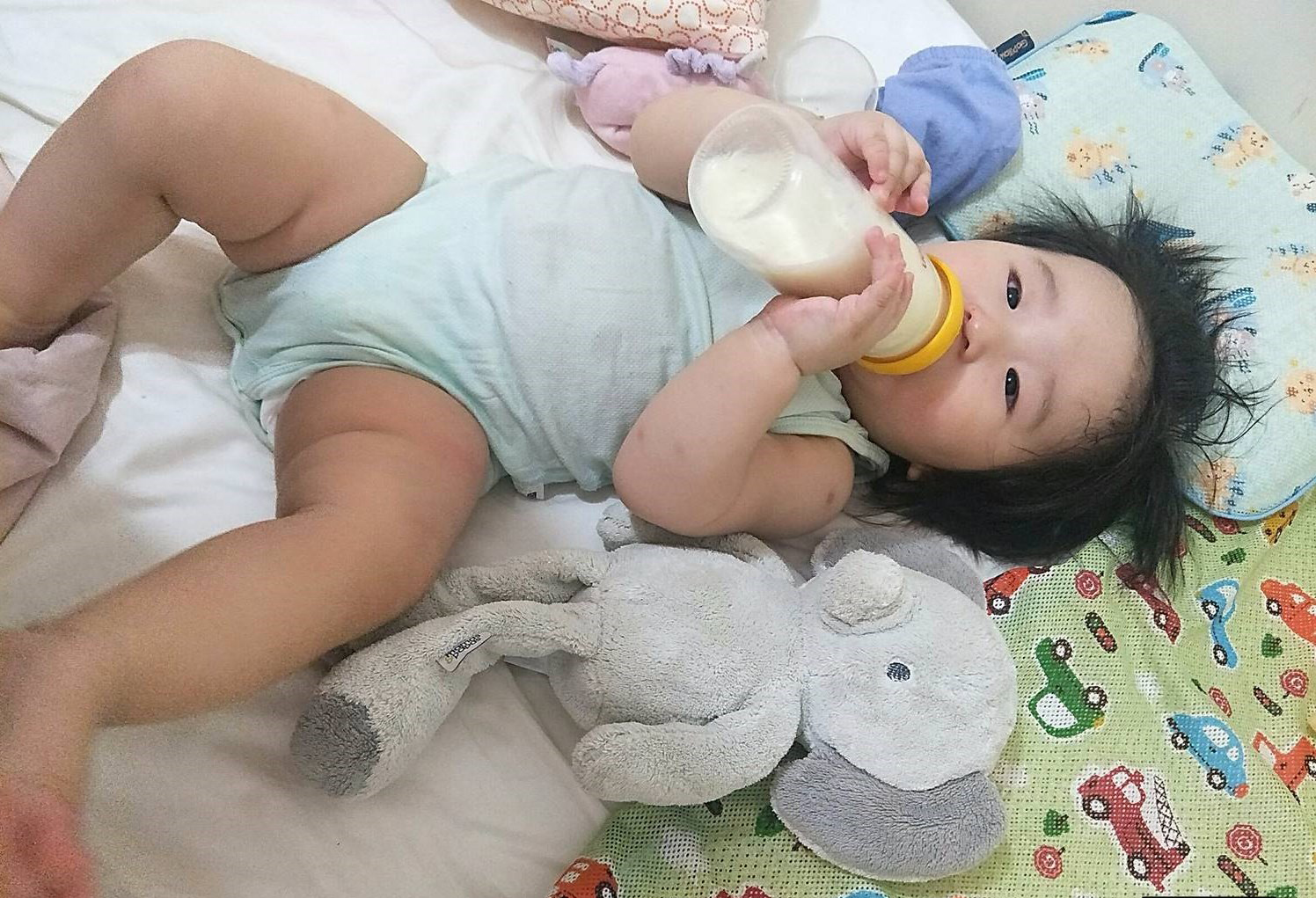 "Thực phẩm bổ sung" trên hộp sữa là gì? Điều mẹ nào cũng nên hiểu rõ trước khi quyết định cho con dùng sữa công thức- Ảnh 2.