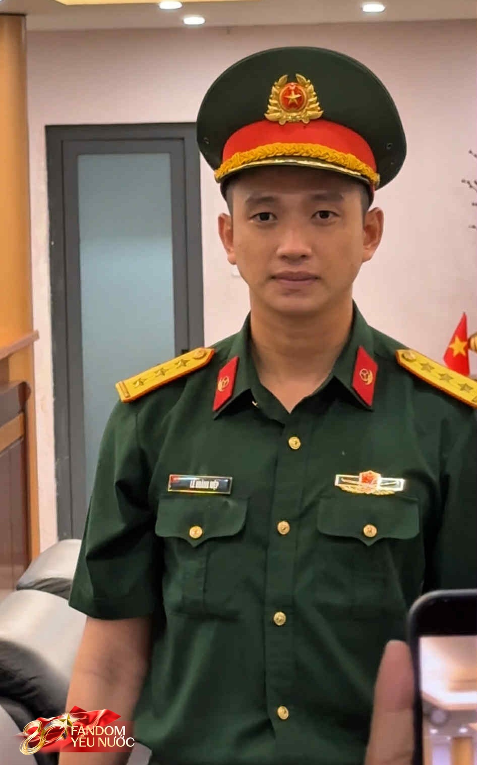 Thượng uý Lê Hoàng Hiệp đã về TP.HCM, hàng trăm người thấy được bóng lưng là mãn nguyện- Ảnh 14. Thượng uý Lê Hoàng Hiệp đã về TP.HCM, hàng trăm người thấy được bóng lưng là mãn nguyện- Ảnh 14.