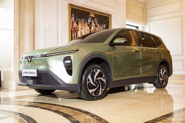 'Sinh sau đẻ muộn' nhưng VinFast Limo Green có cải tiến lần đầu thấy: Hiện đại không kém Tesla- Ảnh 2.