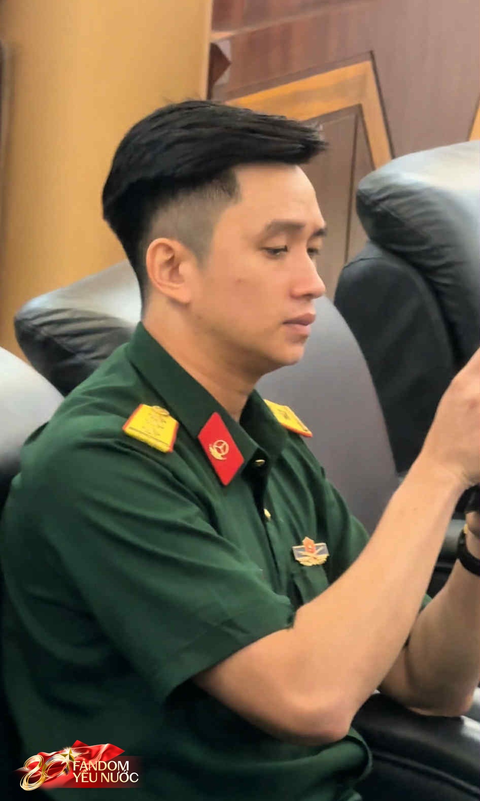Thượng uý Lê Hoàng Hiệp đã về TP.HCM, hàng trăm người thấy được bóng lưng là mãn nguyện- Ảnh 13. Thượng uý Lê Hoàng Hiệp đã về TP.HCM, hàng trăm người thấy được bóng lưng là mãn nguyện- Ảnh 13.