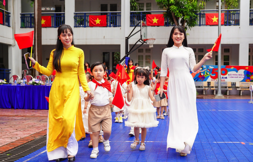 Lễ khai giảng đặc biệt của 1,7 triệu thầy, cô và gần 30 triệu học sinh, sinh viên- Ảnh 1. Lễ khai giảng đặc biệt của 1,7 triệu thầy, cô và gần 30 triệu học sinh, sinh viên- Ảnh 1.
