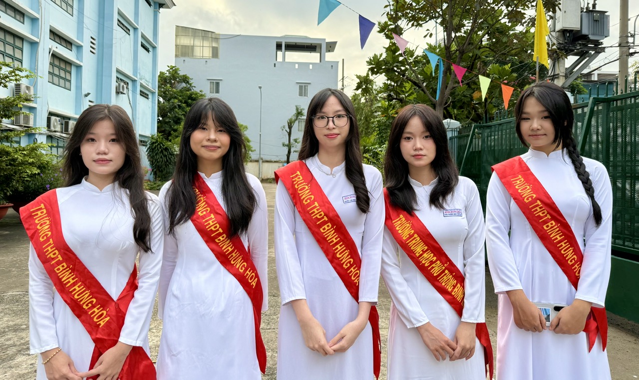 Tưng bừng khai giảng năm học mới đặc biệt chưa từng có- Ảnh 11. Tưng bừng khai giảng năm học mới đặc biệt chưa từng có- Ảnh 11.