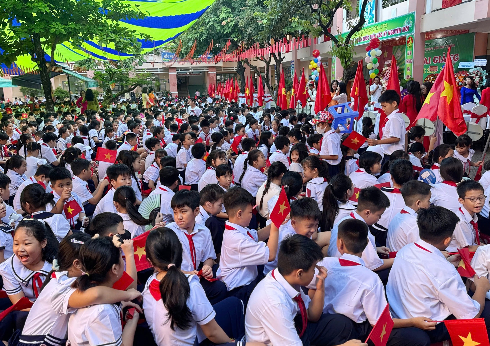 Tưng bừng khai giảng năm học mới đặc biệt chưa từng có- Ảnh 45. Tưng bừng khai giảng năm học mới đặc biệt chưa từng có- Ảnh 45.