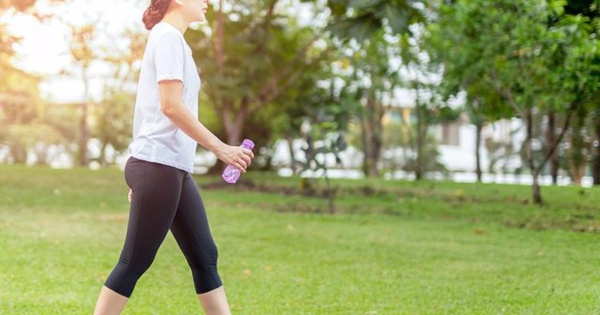 Tôi thấy mình trẻ hẳn ra ở tuổi 40 sau khi đi bộ kiểu này chỉ 1 tháng- Ảnh 2. Tôi thấy mình trẻ hẳn ra ở tuổi 40 sau khi đi bộ kiểu này chỉ 1 tháng- Ảnh 2.