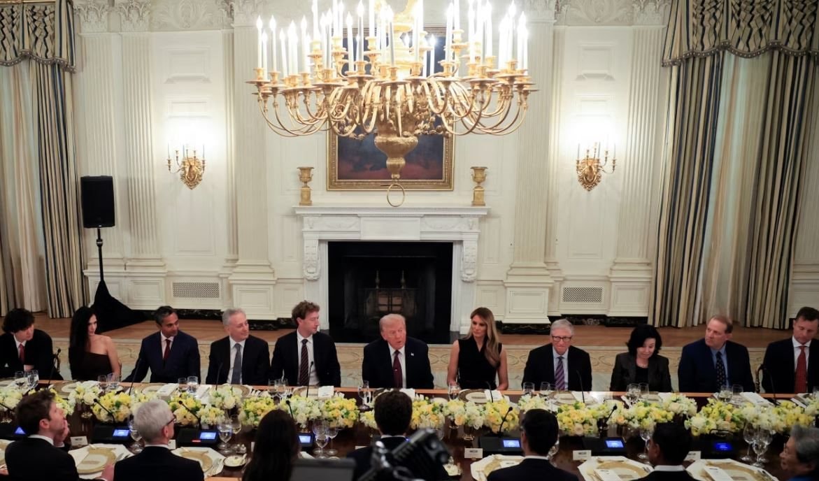 Loạt tỷ phú công nghệ họp bàn 'lấy lòng' Tổng thống Donald Trump: Thung lũng Silicon đang đánh đổi điều gì?- Ảnh 1. Loạt tỷ phú công nghệ họp bàn 'lấy lòng' Tổng thống Donald Trump: Thung lũng Silicon đang đánh đổi điều gì?- Ảnh 1.