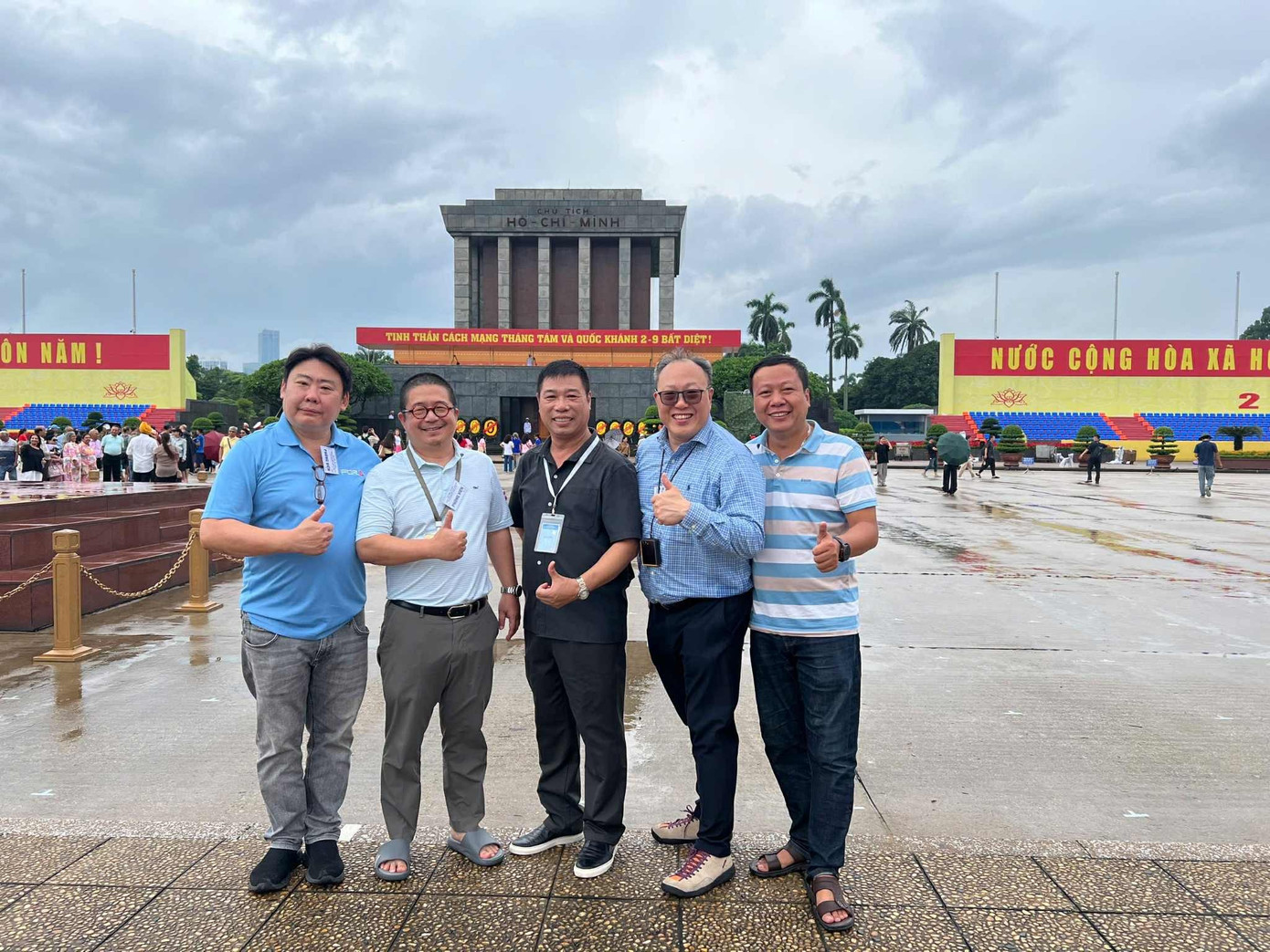 Tổng đạo diễn chương trình truyền hình trực tiếp A80: 'Trong quá trình làm nghề, tôi chưa từng căng thẳng đến thế'- Ảnh 2. Tổng đạo diễn chương trình truyền hình trực tiếp A80: 'Trong quá trình làm nghề, tôi chưa từng căng thẳng đến thế'- Ảnh 2.