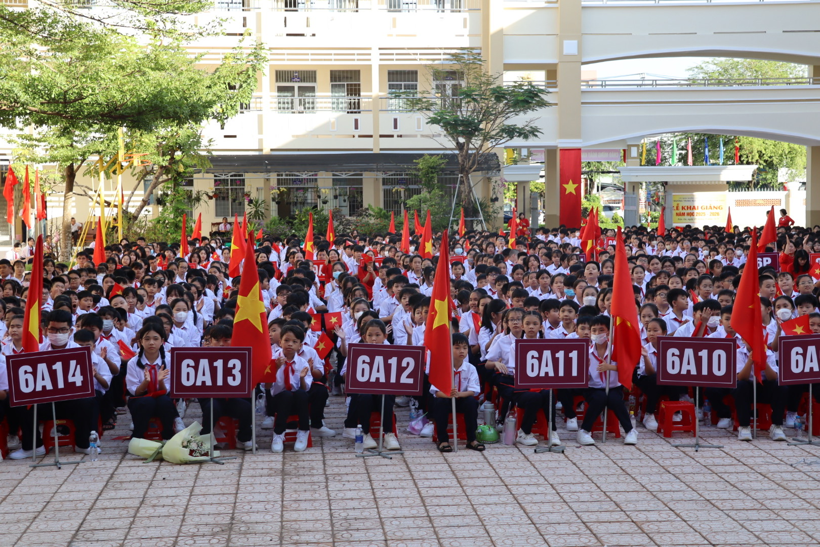 Tưng bừng khai giảng năm học mới đặc biệt chưa từng có- Ảnh 19. Tưng bừng khai giảng năm học mới đặc biệt chưa từng có- Ảnh 19.