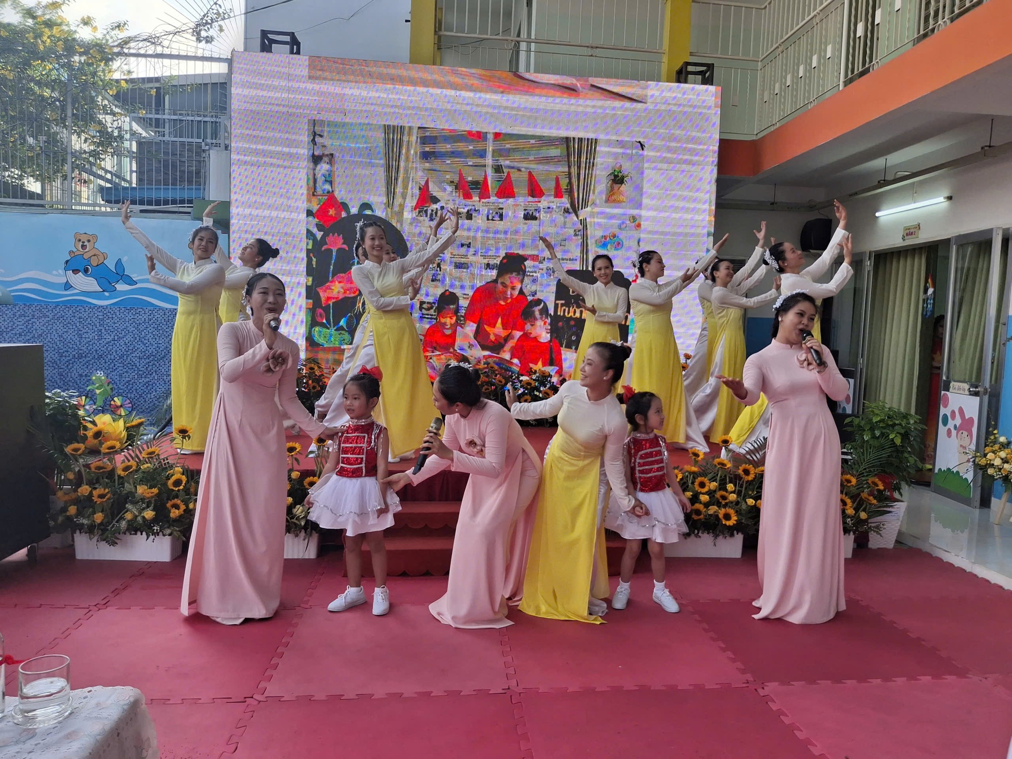 Tưng bừng khai giảng năm học mới đặc biệt chưa từng có- Ảnh 32. Tưng bừng khai giảng năm học mới đặc biệt chưa từng có- Ảnh 32.