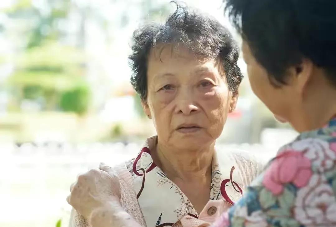 Mẹ chuyển hết 6,2 tỷ đồng tiền đền bù đất cho con dâu, 6 con ruột trắng tay liền kiện đòi thừa kế: Tòa án tuyên bố “không có cơ sở để đòi quyền lợi”- Ảnh 1.