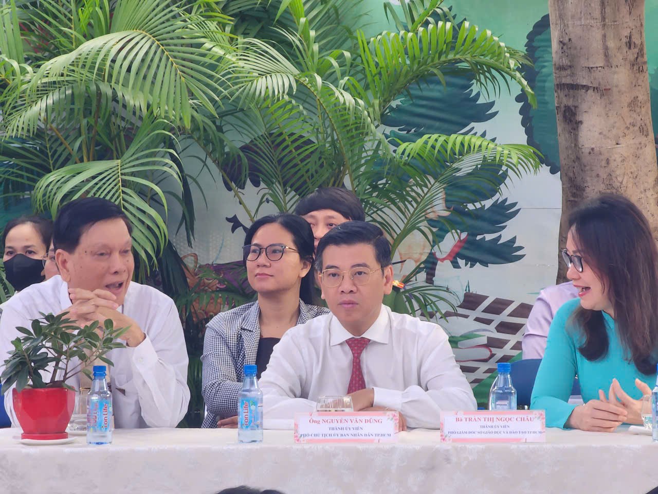 Tưng bừng khai giảng năm học mới đặc biệt chưa từng có- Ảnh 13. Tưng bừng khai giảng năm học mới đặc biệt chưa từng có- Ảnh 13.