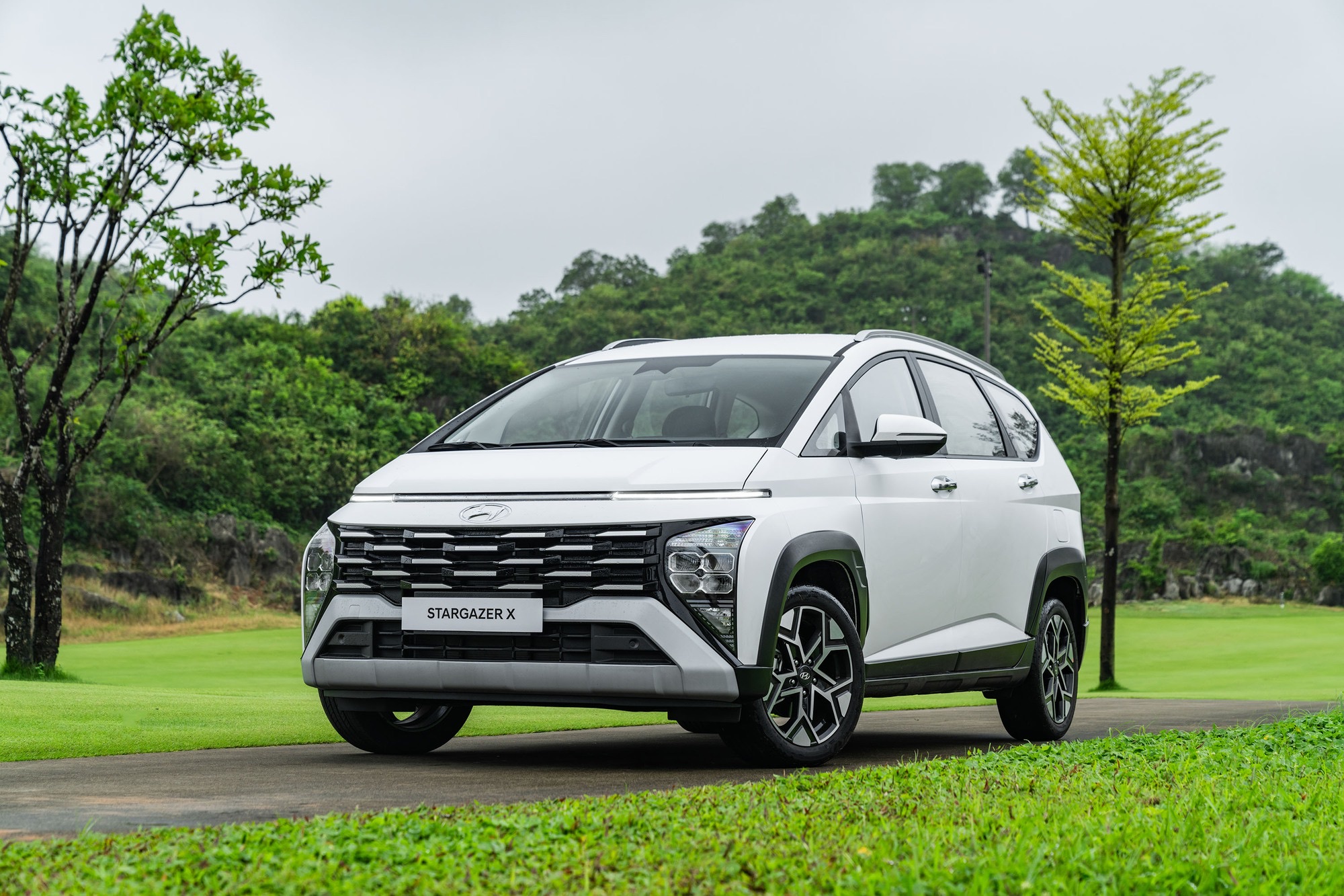 Giá xe Hyundai giảm mạnh tháng Ngâu: Palisade chạm đáy, Accent dễ xuống dưới 400 triệu đồng- Ảnh 1. Giá xe Hyundai giảm mạnh tháng Ngâu: Palisade chạm đáy, Accent dễ xuống dưới 400 triệu đồng- Ảnh 1.