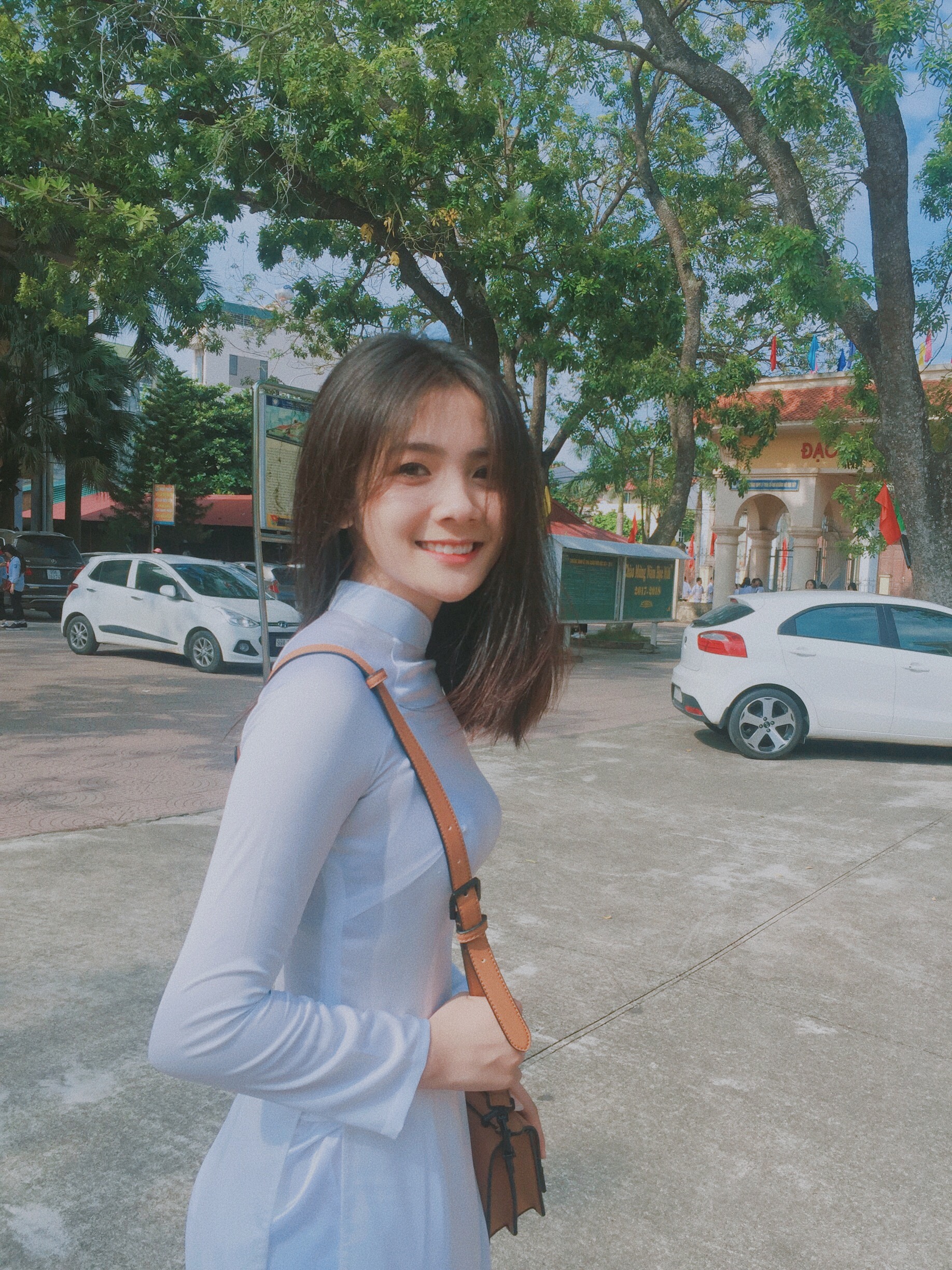 Ai còn nhớ dàn hot girl, hot boy từng một bước thành "hiện tượng mạng" nhờ loạt khoảnh khắc xuất thần trong ngày khai giảng này?- Ảnh 2.