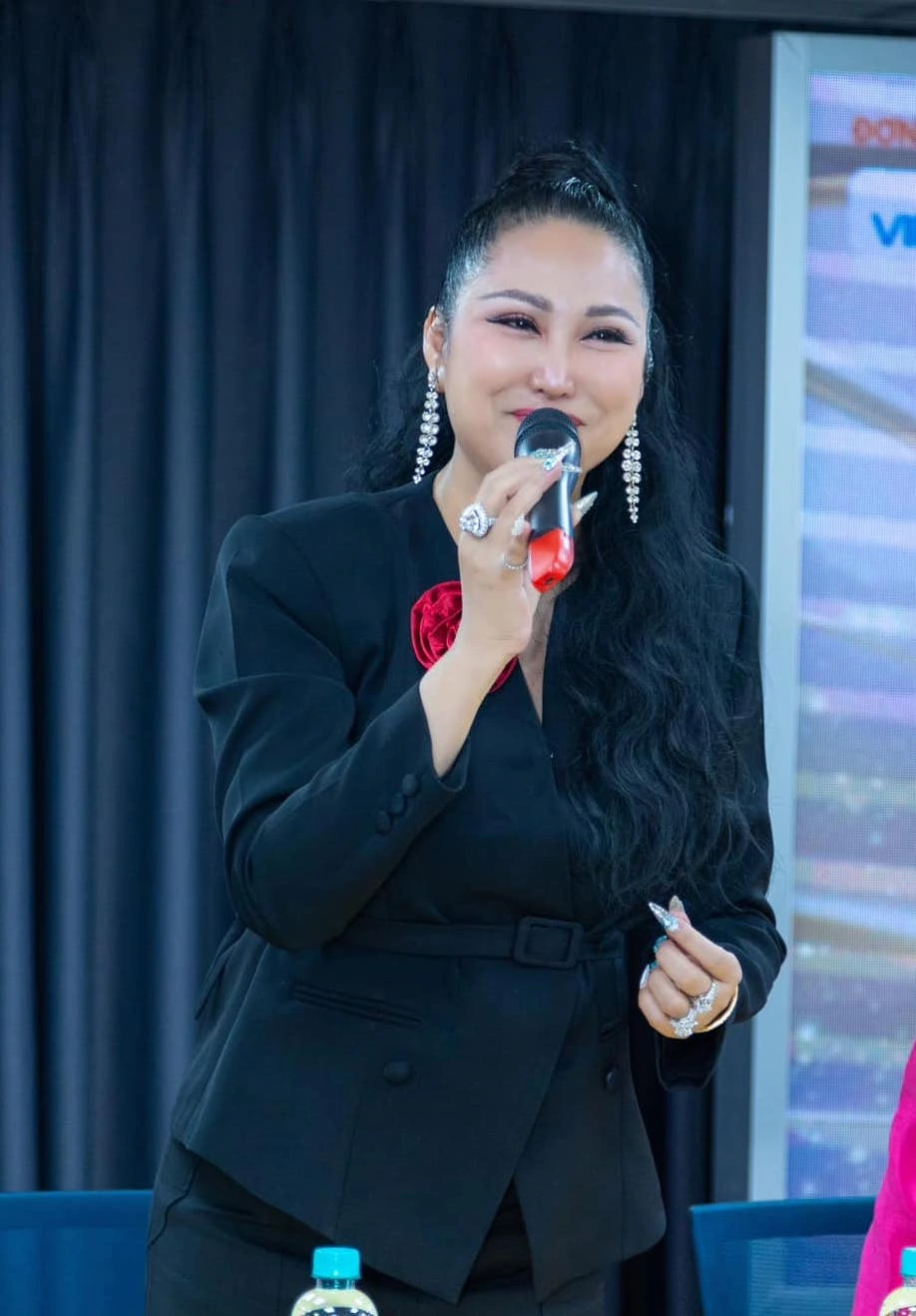 Nữ nghệ sĩ vừa lên chức Phó Viện trưởng: 2 lần đổ vỡ hôn nhân, U50 được bạn trai cưng chiều hết mực- Ảnh 4. Nữ nghệ sĩ vừa lên chức Phó Viện trưởng: 2 lần đổ vỡ hôn nhân, U50 được bạn trai cưng chiều hết mực- Ảnh 4.