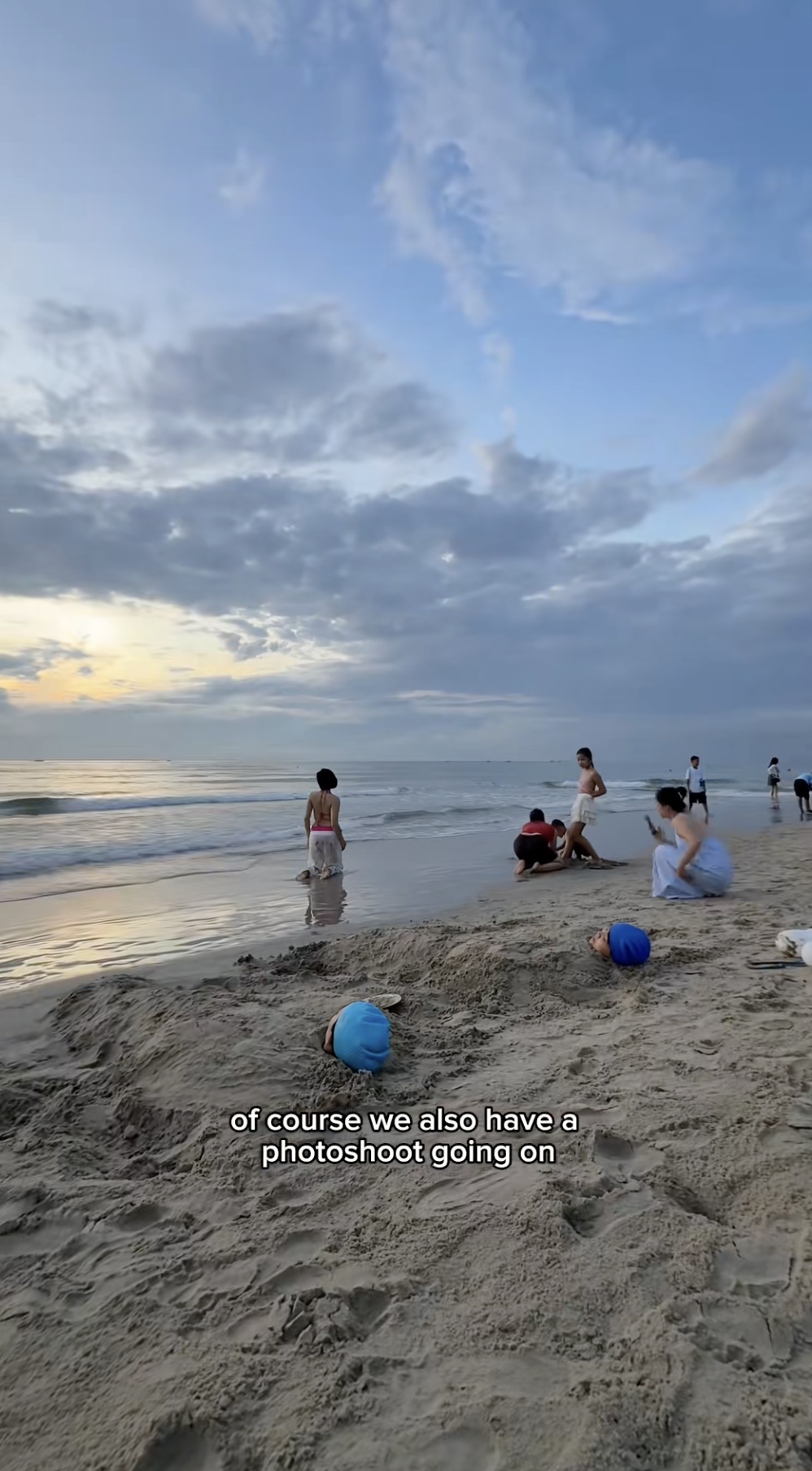 Nghe lời người Việt Nam khuyên ra biển Đà Nẵng vào 4 giờ sáng, khách Tây tá hoả trước sự thật khó tin- Ảnh 7. Nghe lời người Việt Nam khuyên ra biển Đà Nẵng vào 4 giờ sáng, khách Tây tá hoả trước sự thật khó tin- Ảnh 7.