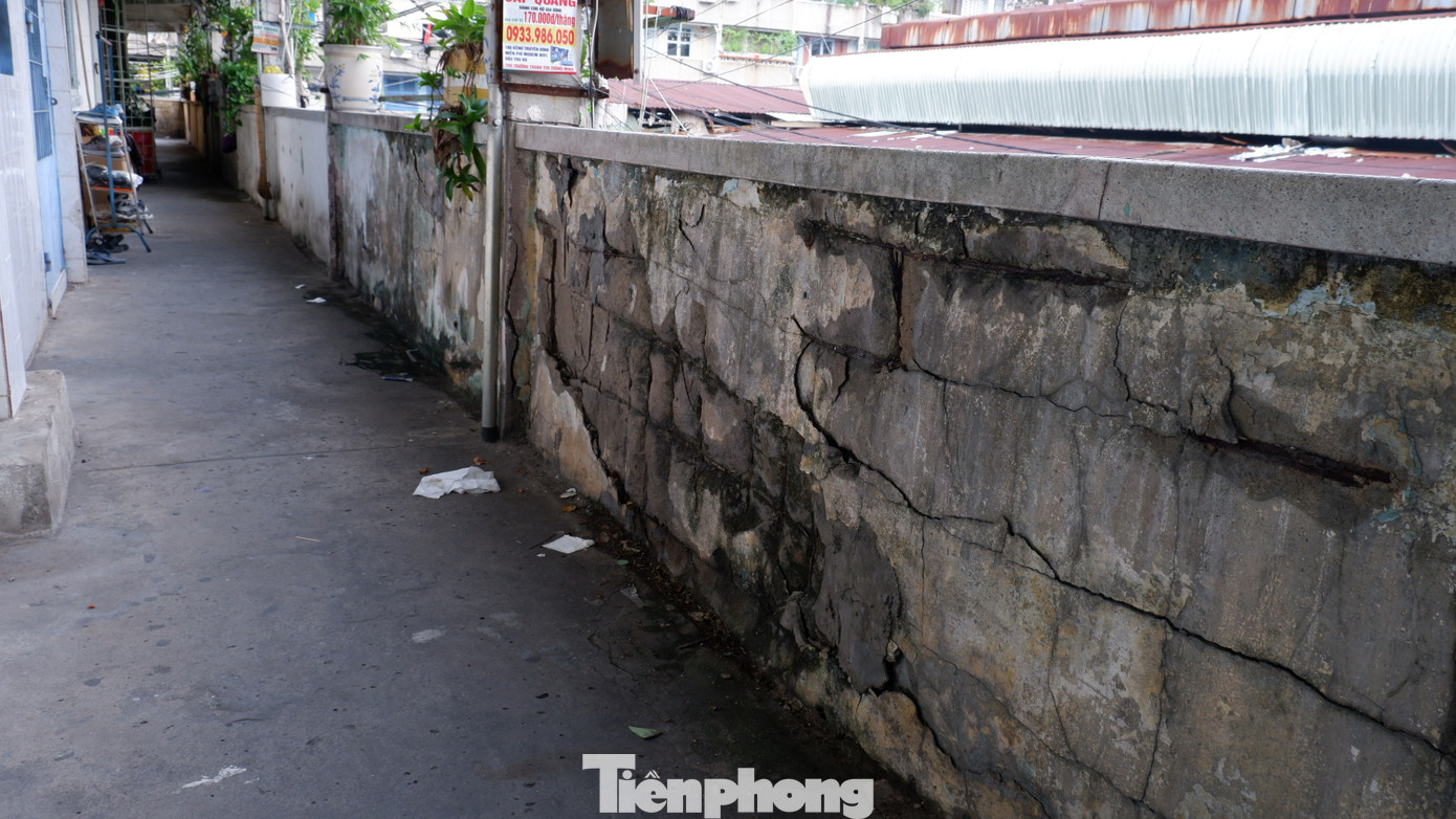 Sống bất an trong chung cư ở TPHCM: 'Nghe tiếng động mạnh là sợ trần rơi'- Ảnh 14. Sống bất an trong chung cư ở TPHCM: 'Nghe tiếng động mạnh là sợ trần rơi'- Ảnh 14.
