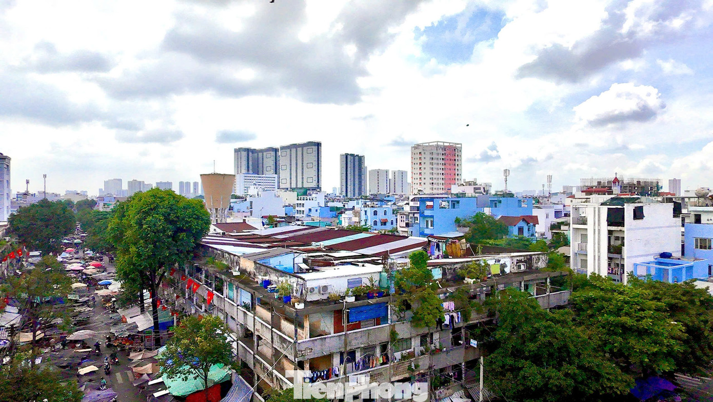 Sống bất an trong chung cư ở TPHCM: 'Nghe tiếng động mạnh là sợ trần rơi'- Ảnh 5. Sống bất an trong chung cư ở TPHCM: 'Nghe tiếng động mạnh là sợ trần rơi'- Ảnh 5.