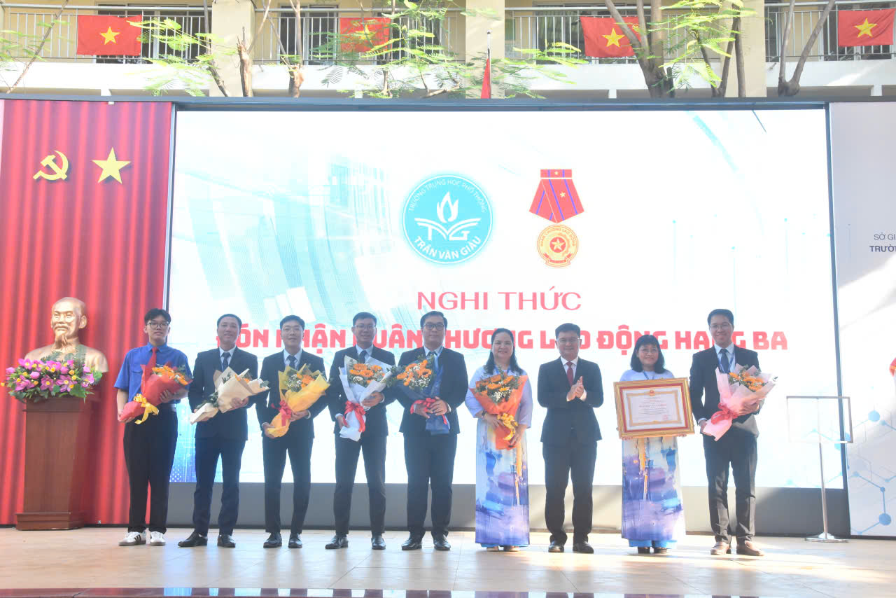 Tưng bừng khai giảng năm học mới đặc biệt chưa từng có- Ảnh 37. Tưng bừng khai giảng năm học mới đặc biệt chưa từng có- Ảnh 37.