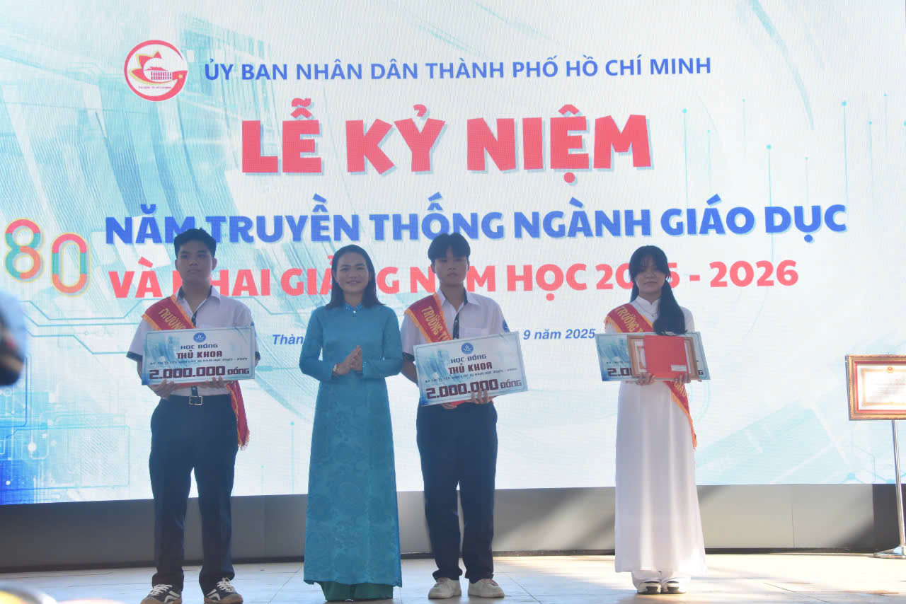 Tưng bừng khai giảng năm học mới đặc biệt chưa từng có- Ảnh 38. Tưng bừng khai giảng năm học mới đặc biệt chưa từng có- Ảnh 38.