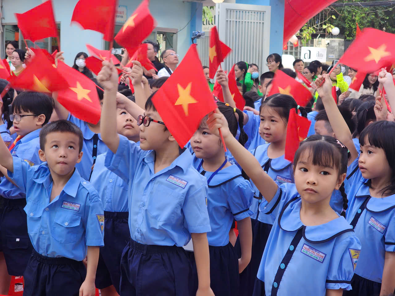 Tưng bừng khai giảng năm học mới đặc biệt chưa từng có- Ảnh 16. Tưng bừng khai giảng năm học mới đặc biệt chưa từng có- Ảnh 16.
