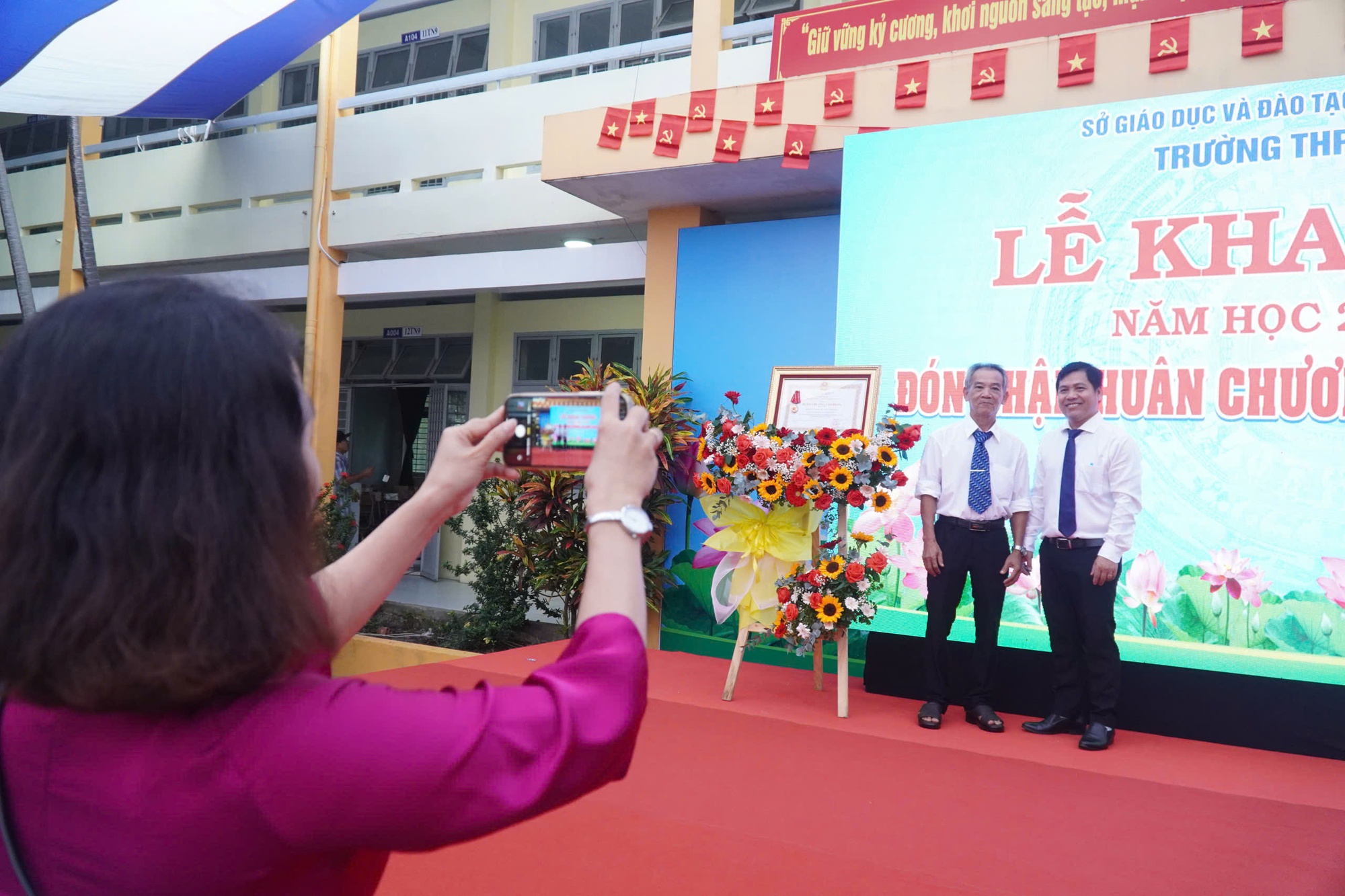Tưng bừng khai giảng năm học mới đặc biệt chưa từng có- Ảnh 2. Tưng bừng khai giảng năm học mới đặc biệt chưa từng có- Ảnh 2.