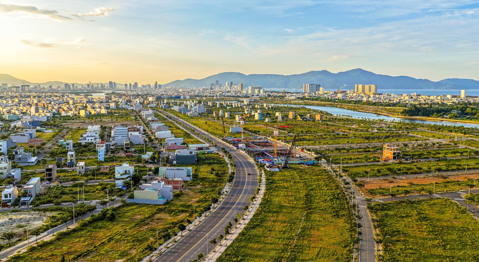 Thị trường bất động sản Đà Nẵng có diễn biến lạ- Ảnh 2. Thị trường bất động sản Đà Nẵng có diễn biến lạ- Ảnh 2.