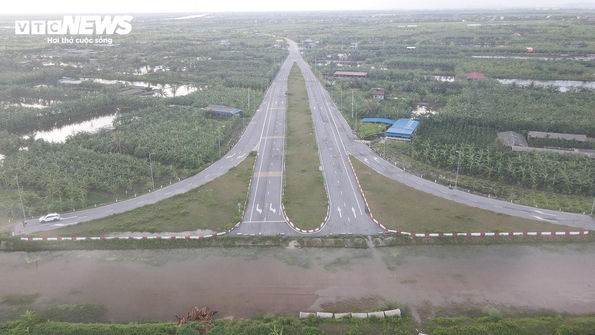 Đường bộ ven biển qua Hải Phòng 3.700 tỷ đồng 'đắp chiếu' sau 8 năm khởi công- Ảnh 21. Đường bộ ven biển qua Hải Phòng 3.700 tỷ đồng 'đắp chiếu' sau 8 năm khởi công- Ảnh 21.
