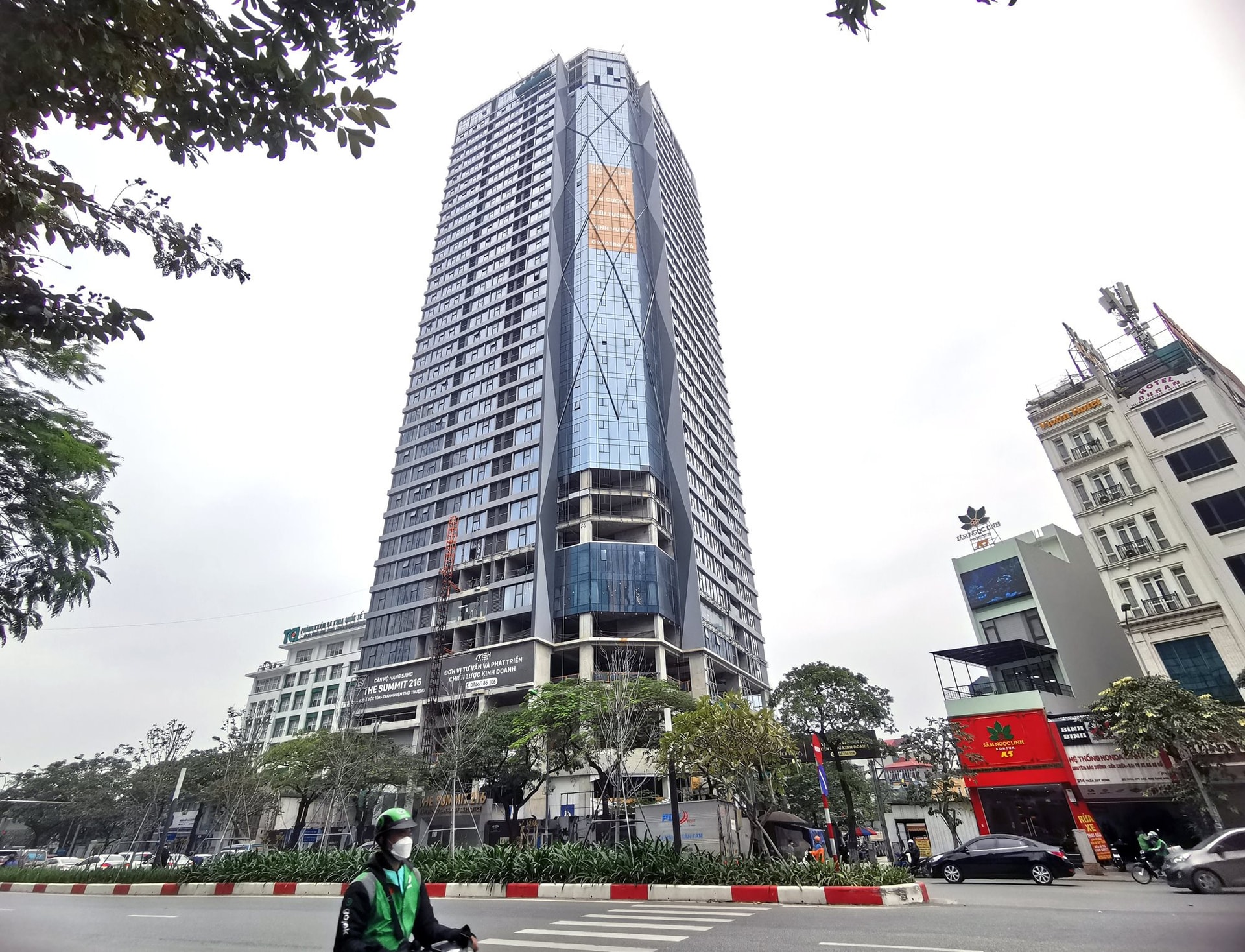 Chủ dự án Summit Building 216 Trần Duy Hưng nợ thuế tiền tỷ- Ảnh 1. Chủ dự án Summit Building 216 Trần Duy Hưng nợ thuế tiền tỷ- Ảnh 1.