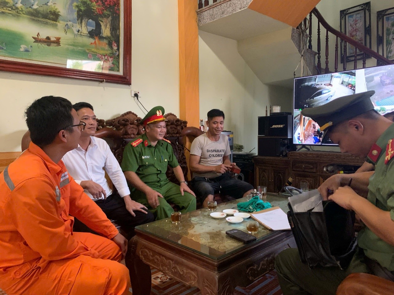 Vụ livestream tiền điện tăng cao ở Hưng Yên gây xôn xao dư luận: Đã có kết quả- Ảnh 3. Vụ livestream tiền điện tăng cao ở Hưng Yên gây xôn xao dư luận: Đã có kết quả- Ảnh 3.