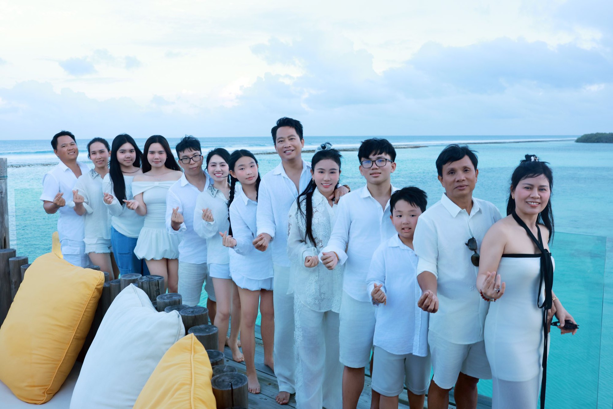 Sinh nhật tiền tỷ ở Maldives và bí mật hôn nhân của vợ chồng "bà trùm" ngành thẩm mỹ- Ảnh 2. Sinh nhật tiền tỷ ở Maldives và bí mật hôn nhân của vợ chồng "bà trùm" ngành thẩm mỹ- Ảnh 2.