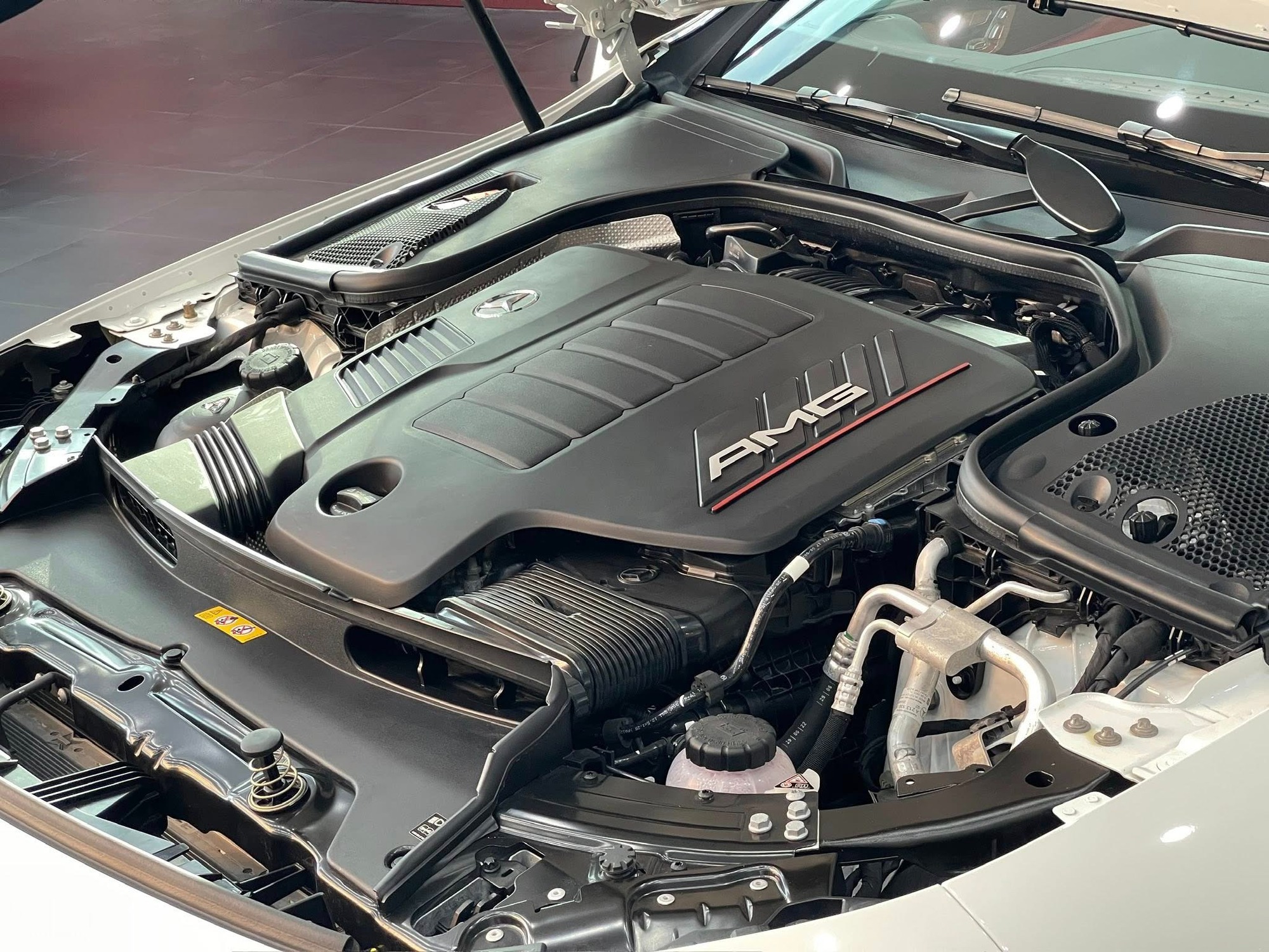 Mercedes-AMG GT 53 giảm sốc tại đại lý: Từng có giá 6,7 tỷ, nay thực tế chưa tới 3,9 tỷ và đây là điều cần đánh đổi- Ảnh 5.