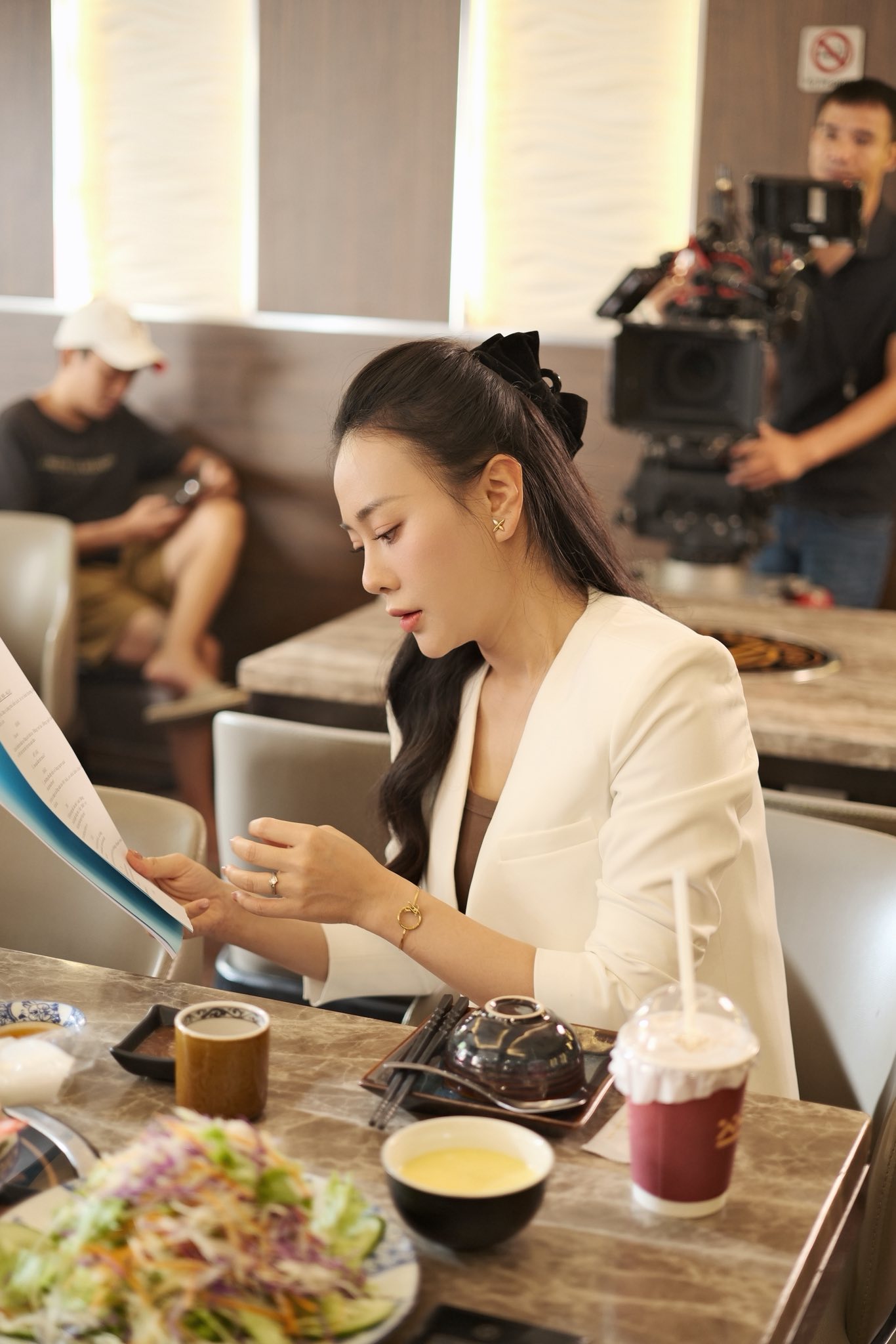 "Hết cứu nổi Phương Oanh - vợ Shark Bình"- Ảnh 2.