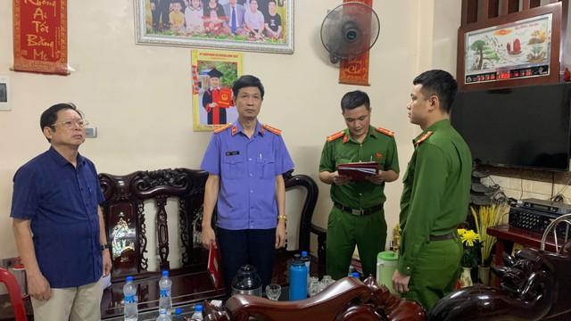 Bắt tạm giam, khám xét nơi ở của 2 lãnh đạo doanh nghiệp- Ảnh 2. Bắt tạm giam, khám xét nơi ở của 2 lãnh đạo doanh nghiệp- Ảnh 2.
