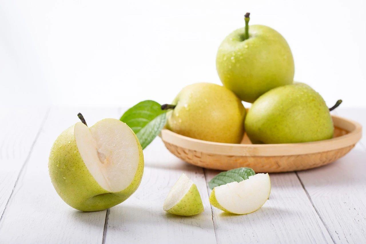 Ăn lê mùa thu tốt ngang dùng thuốc bắc: Cách chọn và ăn lê thế nào để dưỡng ẩm da, bảo vệ phổi, lá lách, dạ dày trong mùa thu- Ảnh 1.