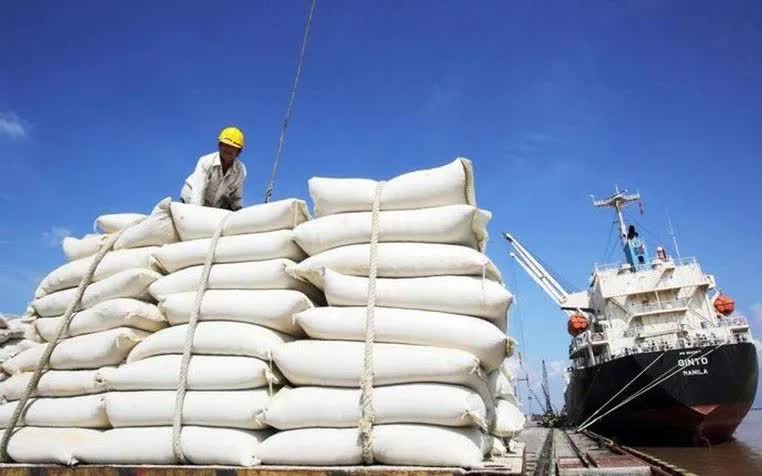 Bộ Công Thương khuyến nghị thương nhân kinh doanh xuất khẩu gạo tích cực mua tạm trữ lúa gạo cho bà con nông dân 