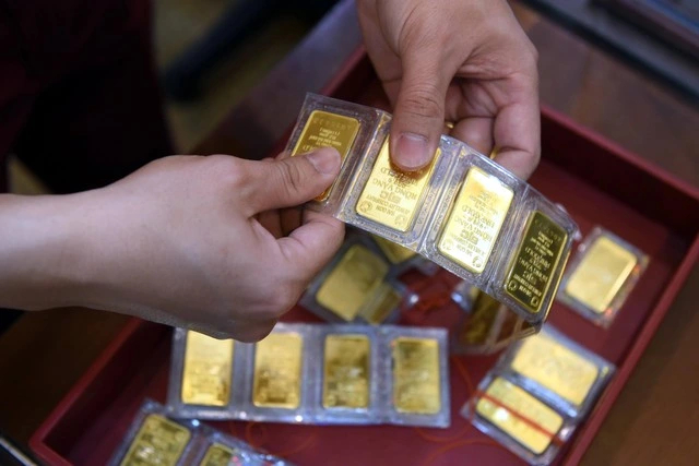 Vàng leo 1 mạch không nghỉ, nhà đầu tư nhớn nhác: Vàng leo 1 mạch không nghỉ, nhà đầu tư nhớn nhác: