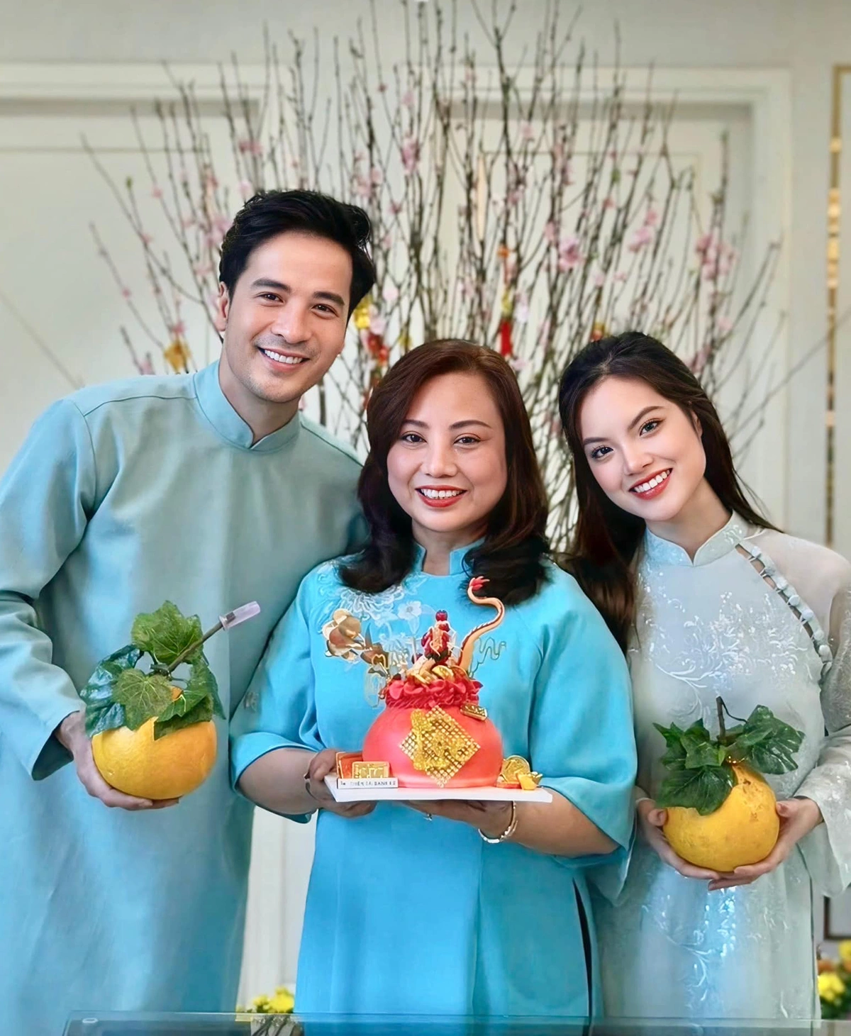 Diễn viên Việt sở hữu 2 biệt thự, 3 nhà hàng: Hủy hôn vợ sắp cưới, tuổi 41 yêu bạn gái kém 16 tuổi- Ảnh 3. Diễn viên Việt sở hữu 2 biệt thự, 3 nhà hàng: Hủy hôn vợ sắp cưới, tuổi 41 yêu bạn gái kém 16 tuổi- Ảnh 3.