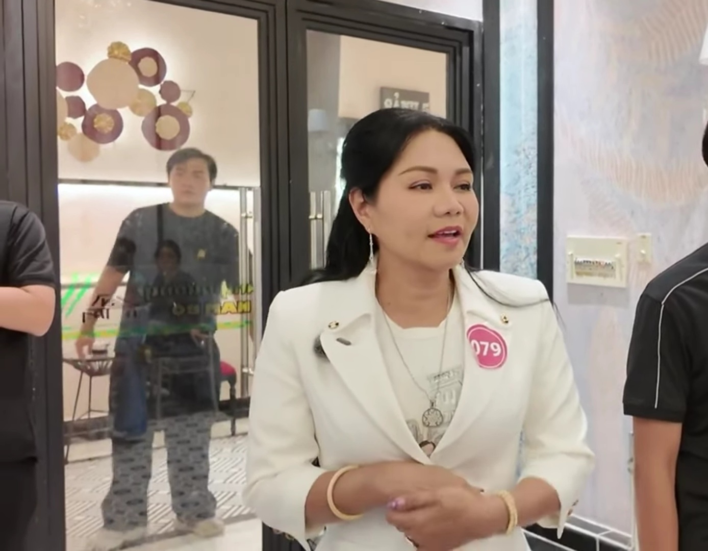 Nữ NSƯT từ Mỹ về nói lý do bỏ hàng chục tỷ làm một việc và bật khóc- Ảnh 2.