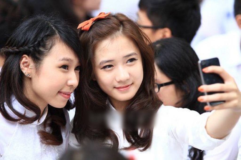 13 năm trước, nữ sinh này gây "náo loạn" trong lễ khai giảng vì quá xinh, giờ làm vợ một Giám đốc âm nhạc đình đám- Ảnh 2.