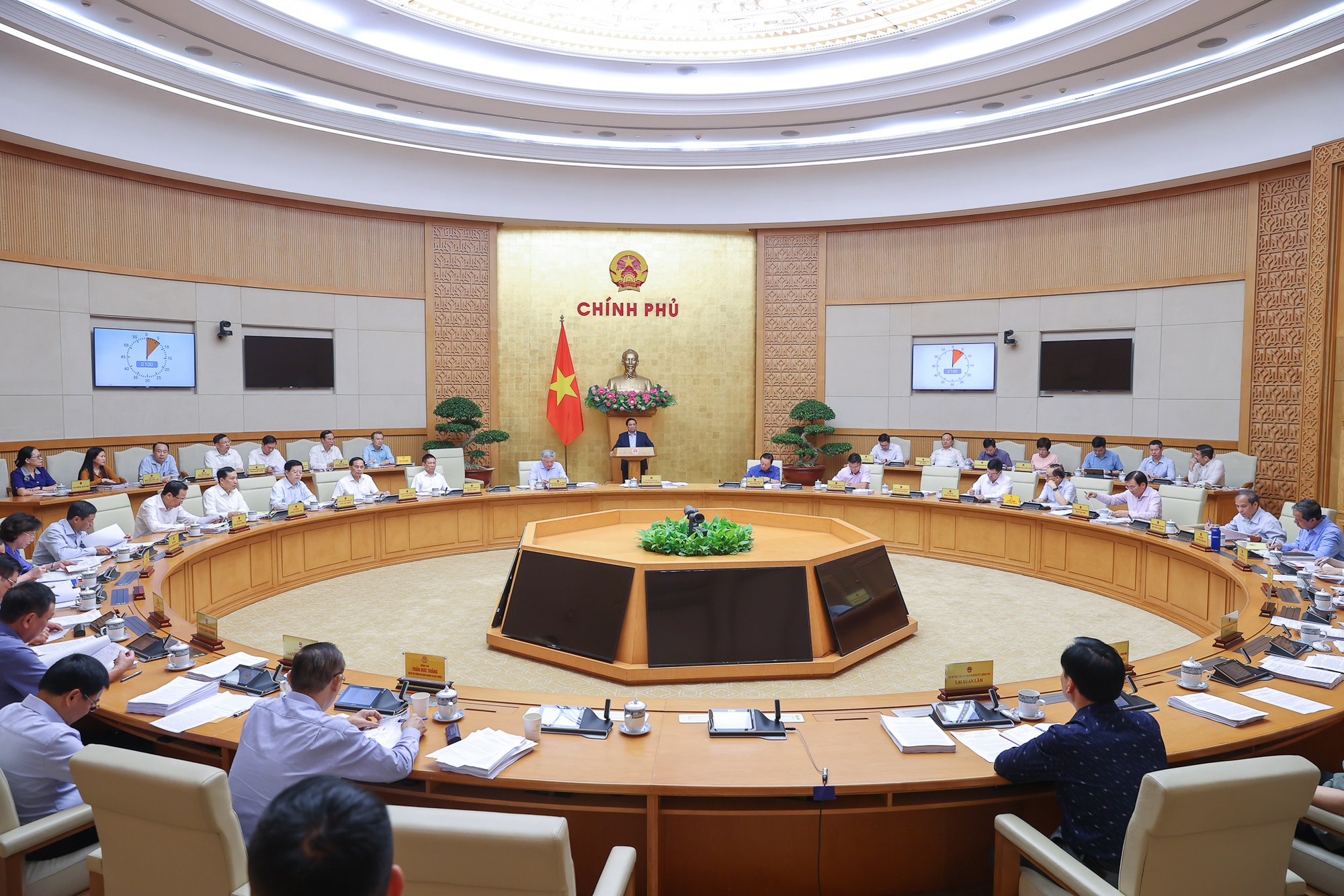 Thủ tướng: Mục tiêu tăng trưởng 8,3 - 8,5% khó mấy cũng phải làm- Ảnh 2.