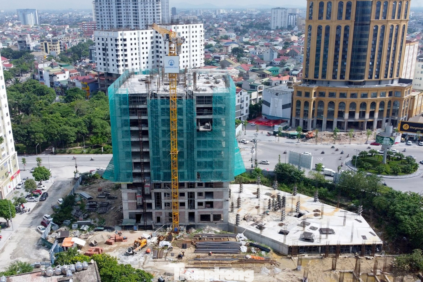 Chung cư xuống cấp, trần rơi lả tả- Ảnh 15. Chung cư xuống cấp, trần rơi lả tả- Ảnh 15.