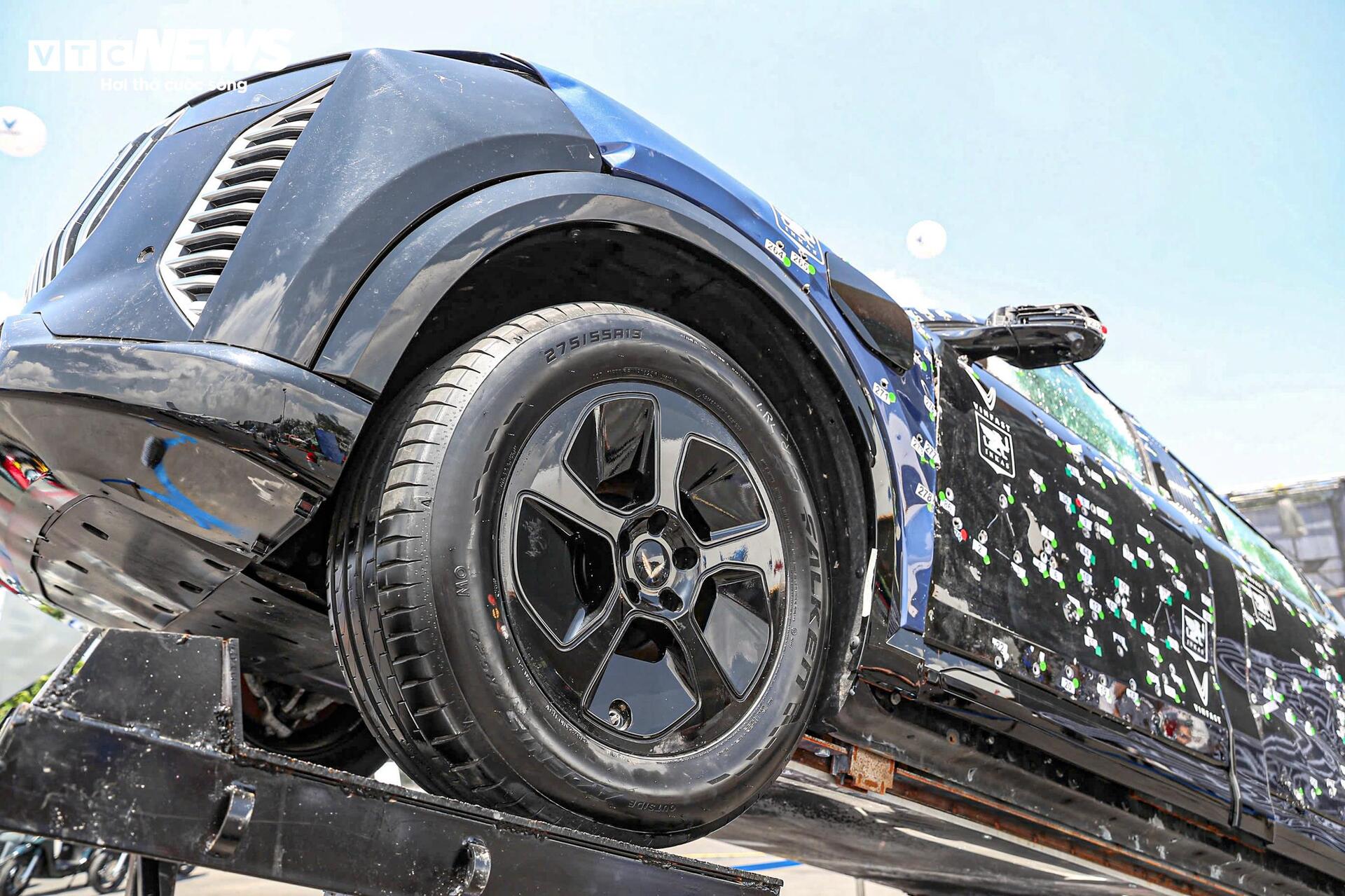 Xe Việt lần đầu đạt chuẩn VPAM VR7, thách thức 440 viên đạn và mìn nổ- Ảnh 9.