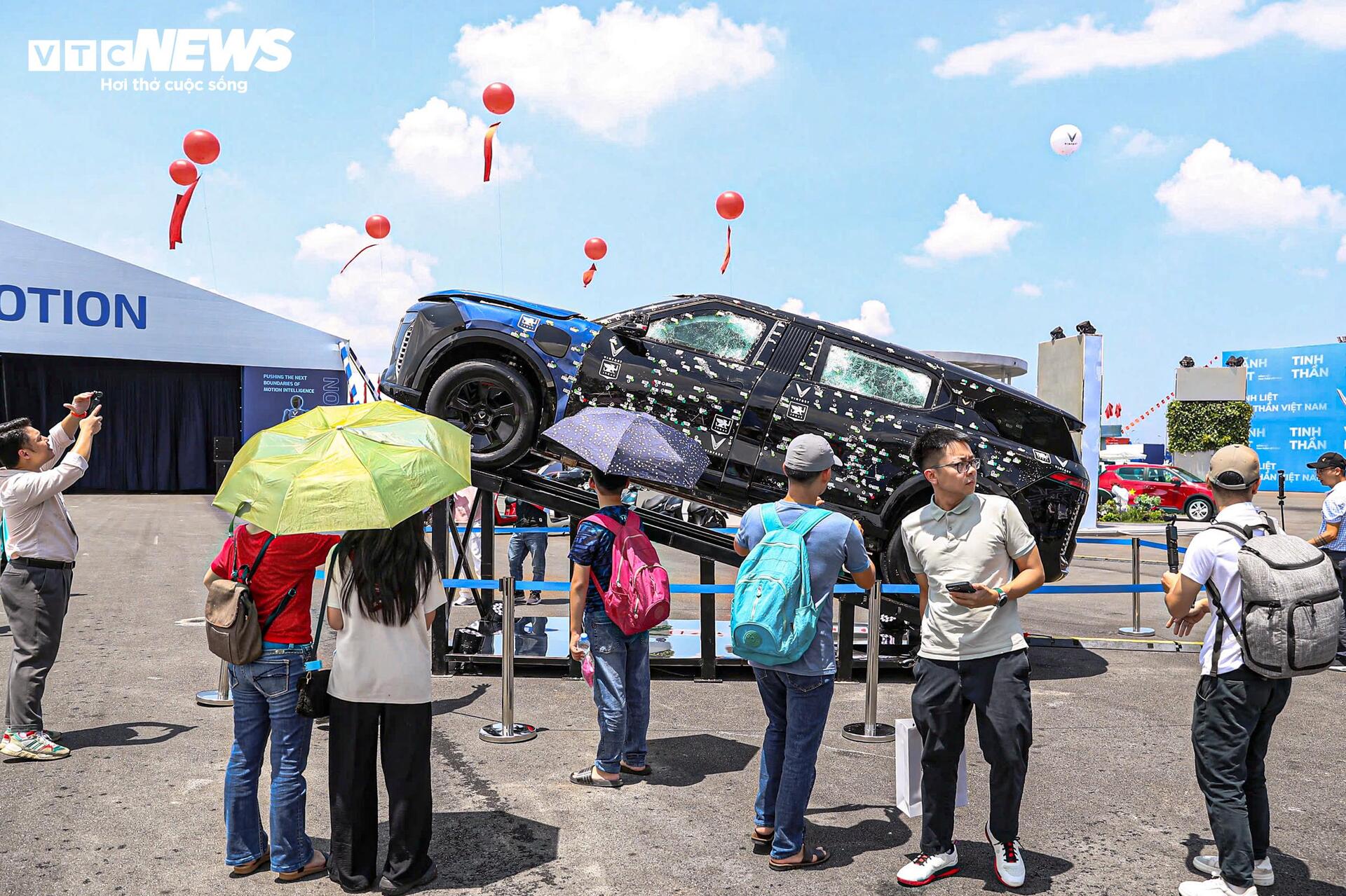 Xe Việt lần đầu đạt chuẩn VPAM VR7, thách thức 440 viên đạn và mìn nổ- Ảnh 1.