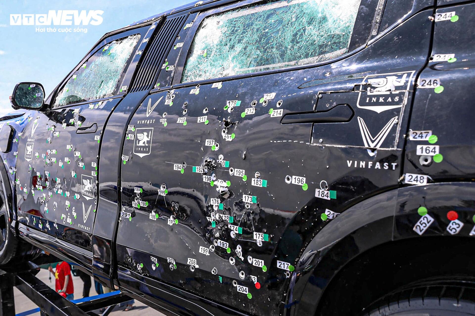 Xe Việt lần đầu đạt chuẩn VPAM VR7, thách thức 440 viên đạn và mìn nổ- Ảnh 4.