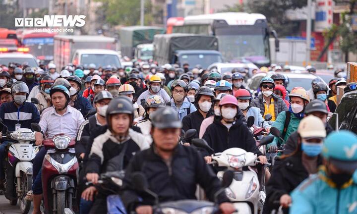 Hà Nội rút ngắn 5 năm lộ trình vùng phát thải thấp: Cú hích đô thị xanh- Ảnh 1. Hà Nội rút ngắn 5 năm lộ trình vùng phát thải thấp: Cú hích đô thị xanh- Ảnh 1.